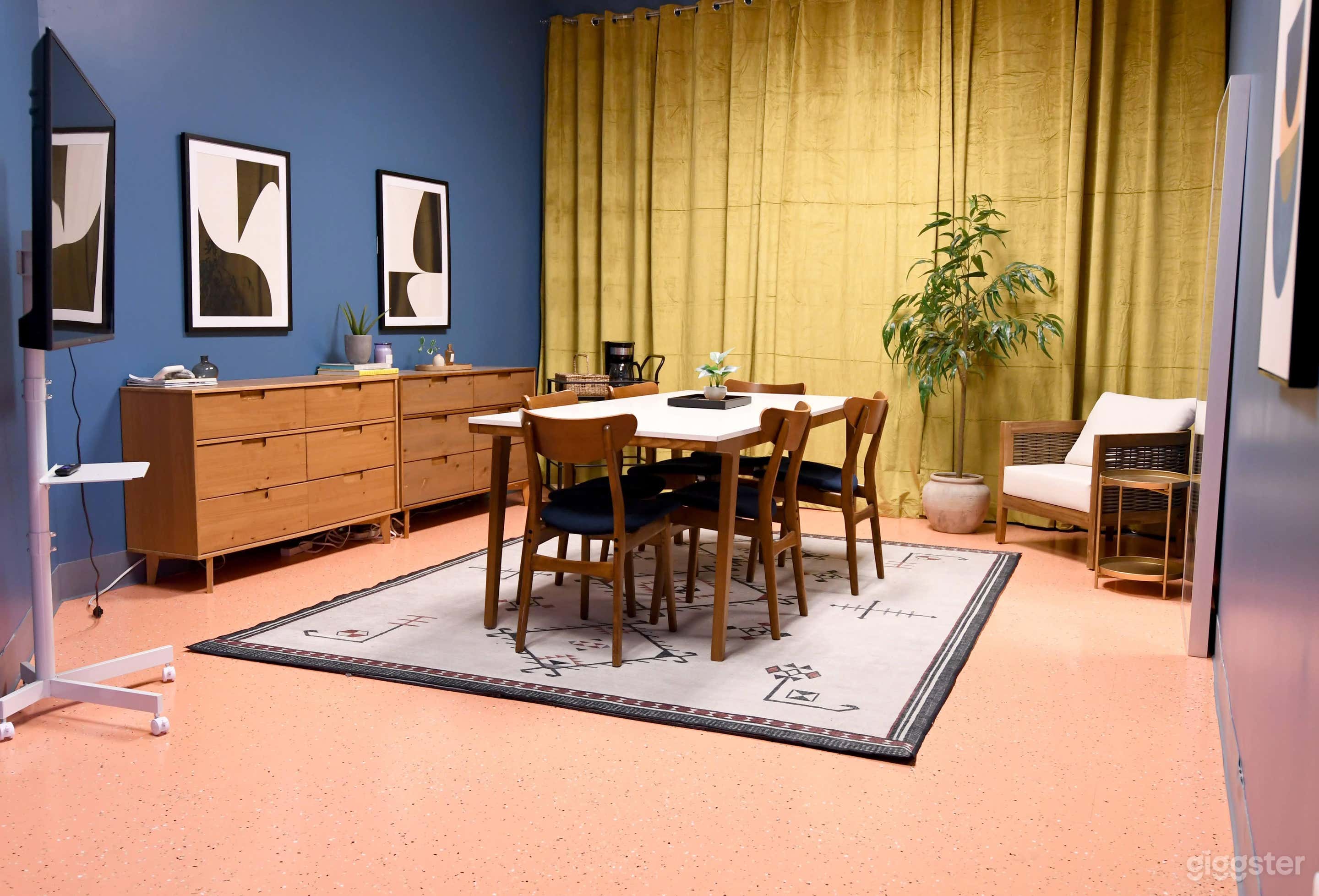 Podcast &amp; Recording Studio – Large Conference Room Photo 4