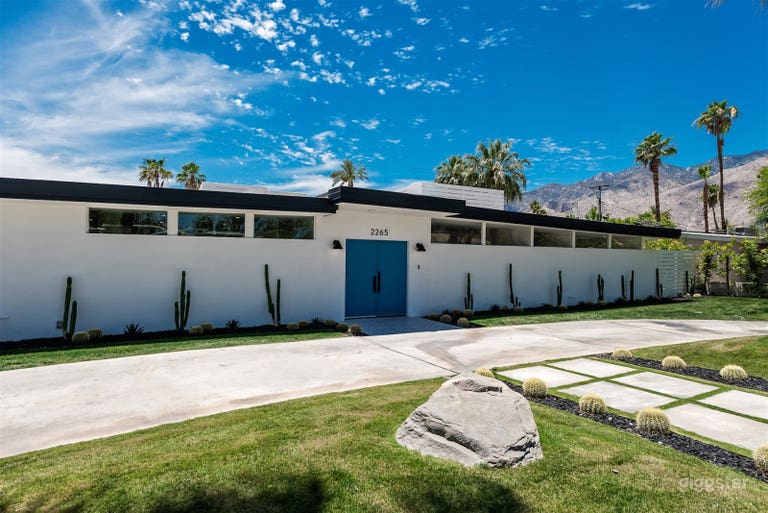  Mid Century Modern Gem 