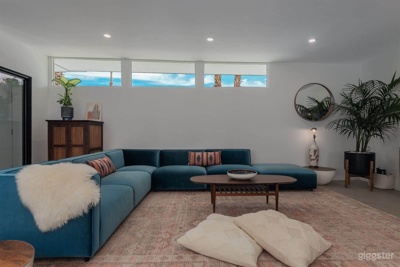 Mid Century Modern Gem Photo 3