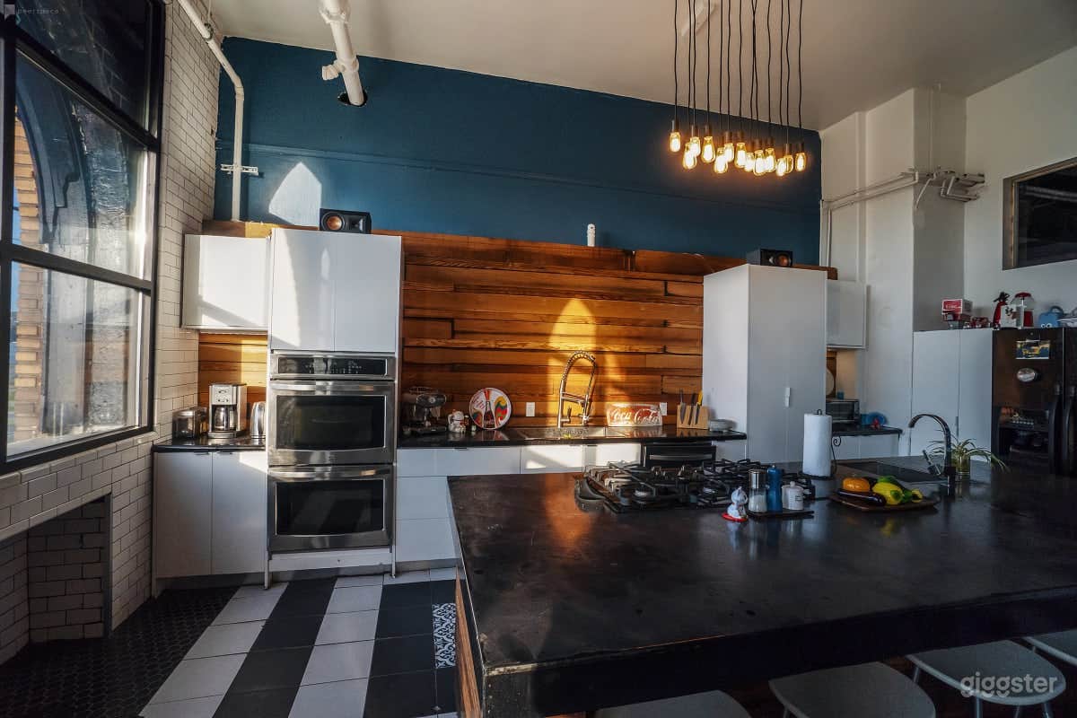 Unique Production Space with Full Kitchen  Photo 4