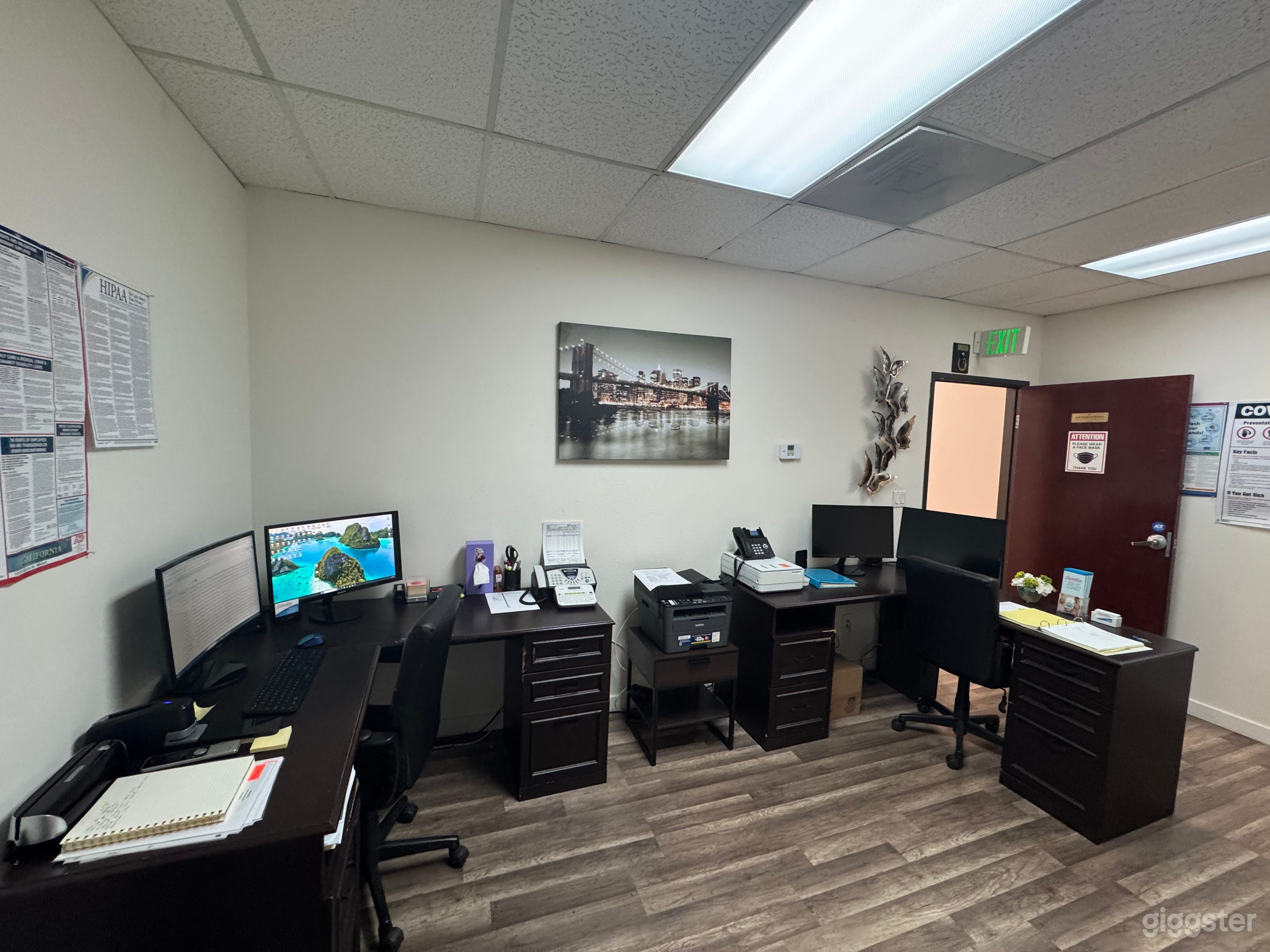 One-of-a-Kind Vintage Office Space for Filming! Photo 3