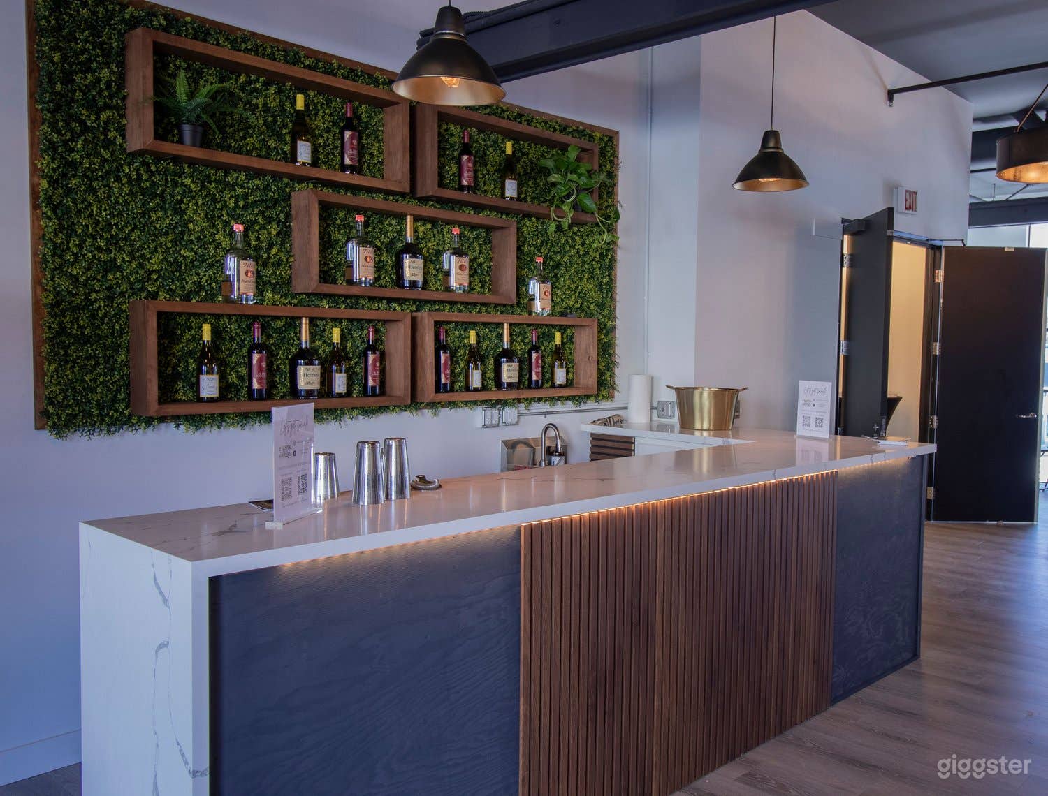 Luxury Downtown Loft with City Views Photo 2