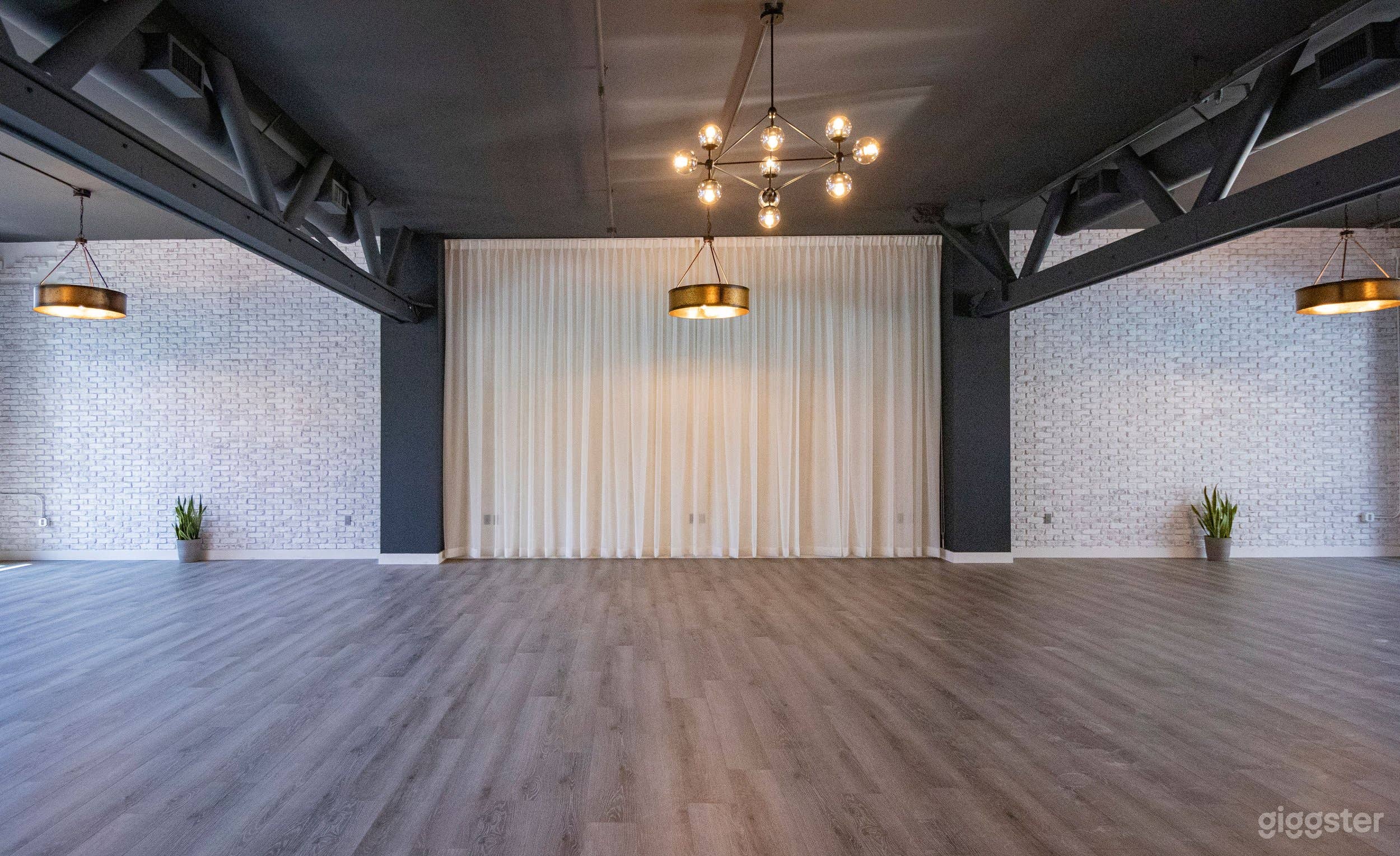 Luxury Downtown Loft with City Views Photo 1