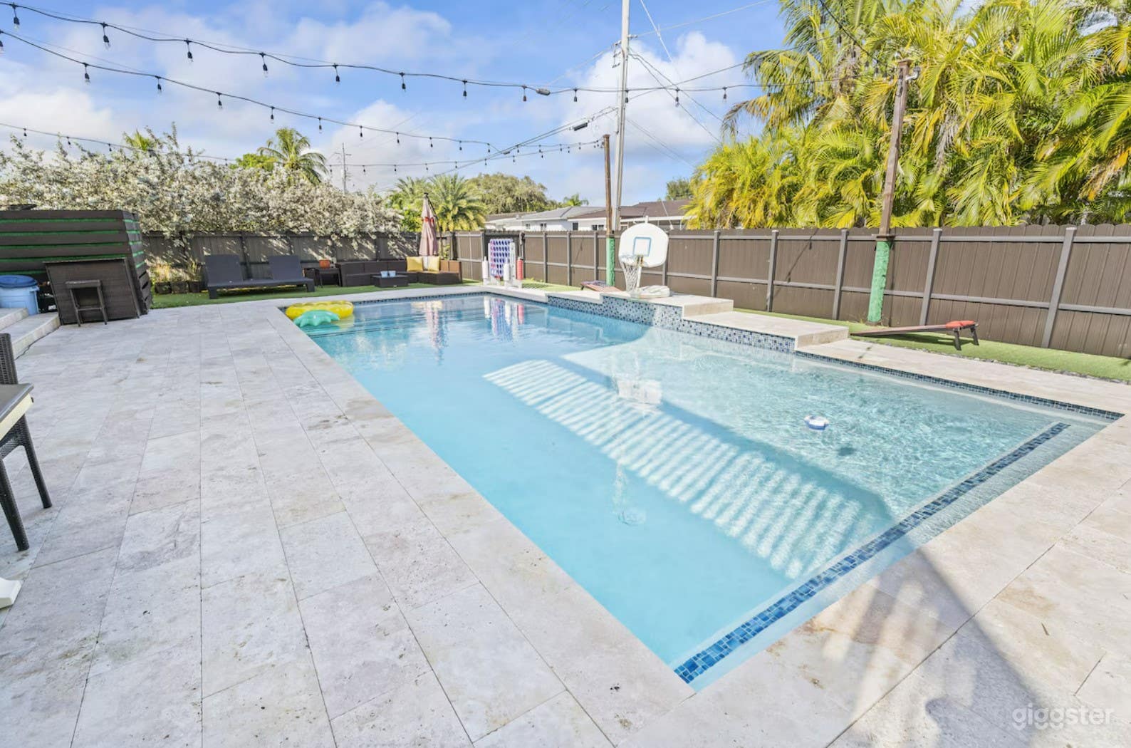 Luxurious Miami Pool Mansion Estate  Photo 2