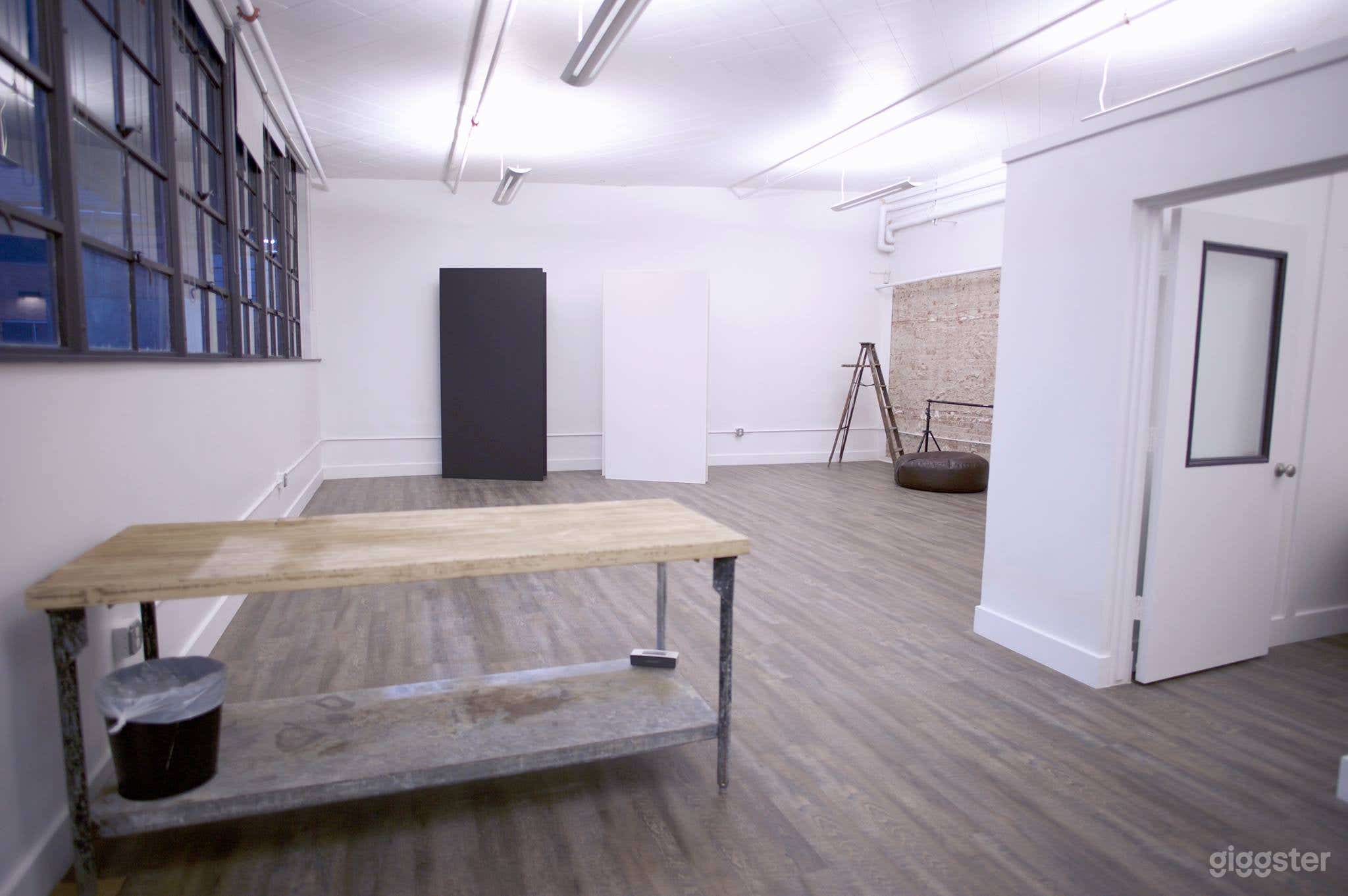 Beautiful Photography/Videography Studio Photo 4