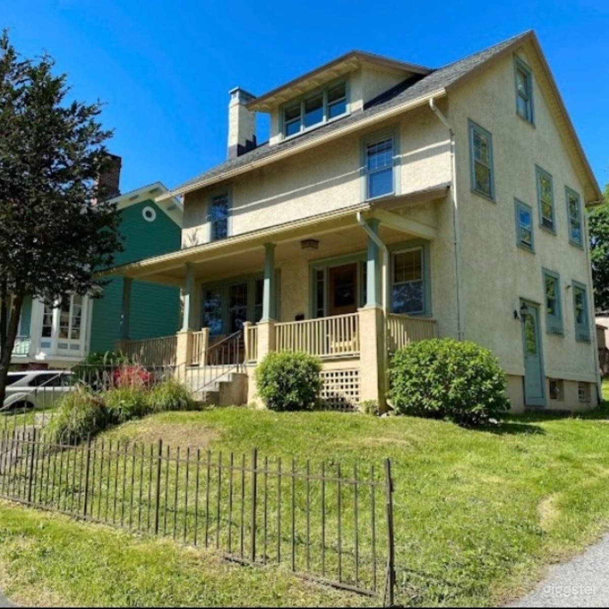 Charming Victorian House With Hudson River View Photo 2