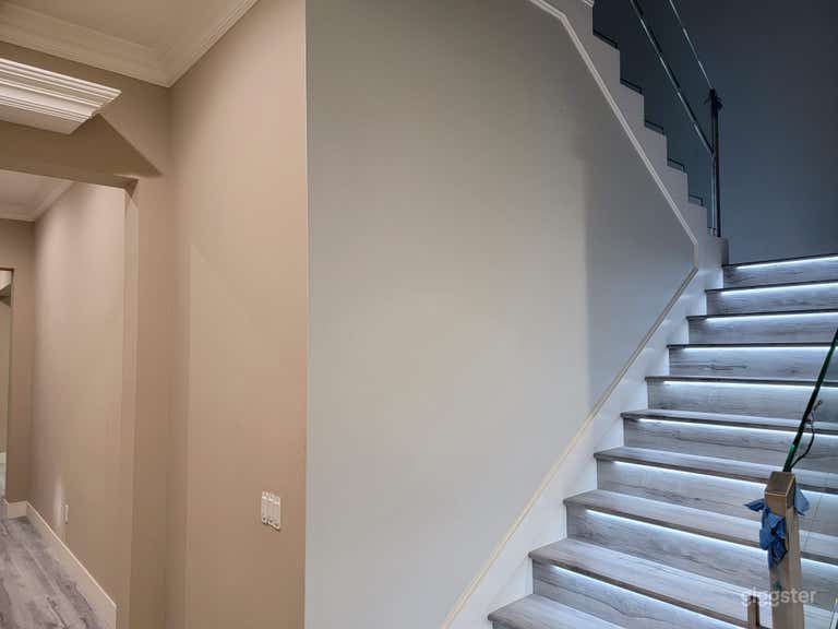  Large house  w/ movie theater and custom upgrades! 