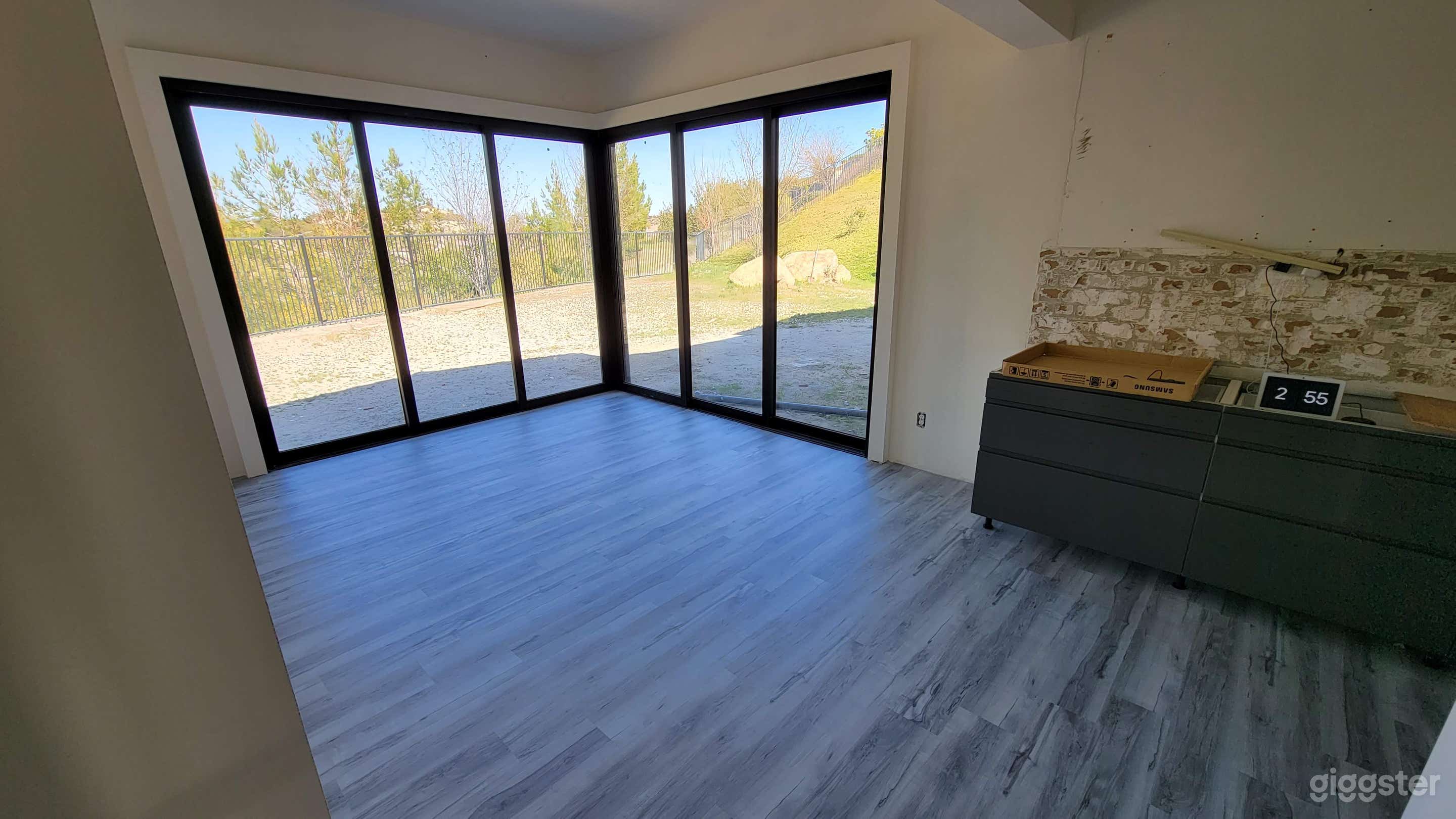 Large house  w/ movie theater and custom upgrades! Photo 2