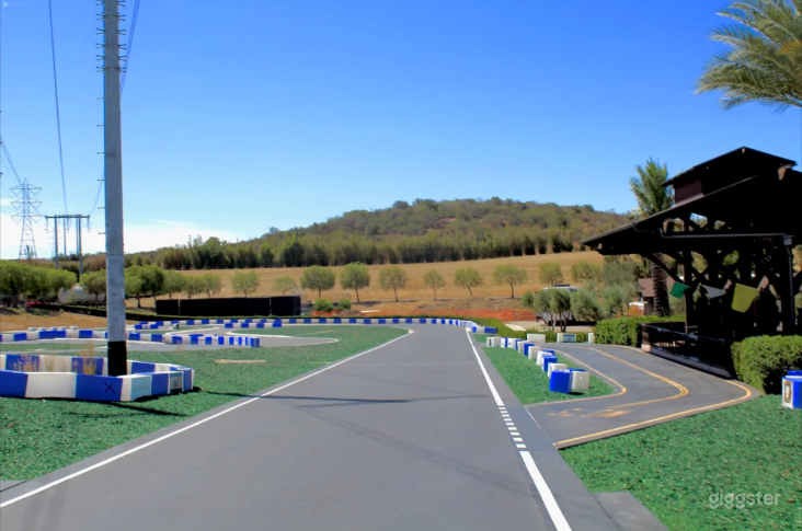 Race Track- private, spacious, luxury Photo 1