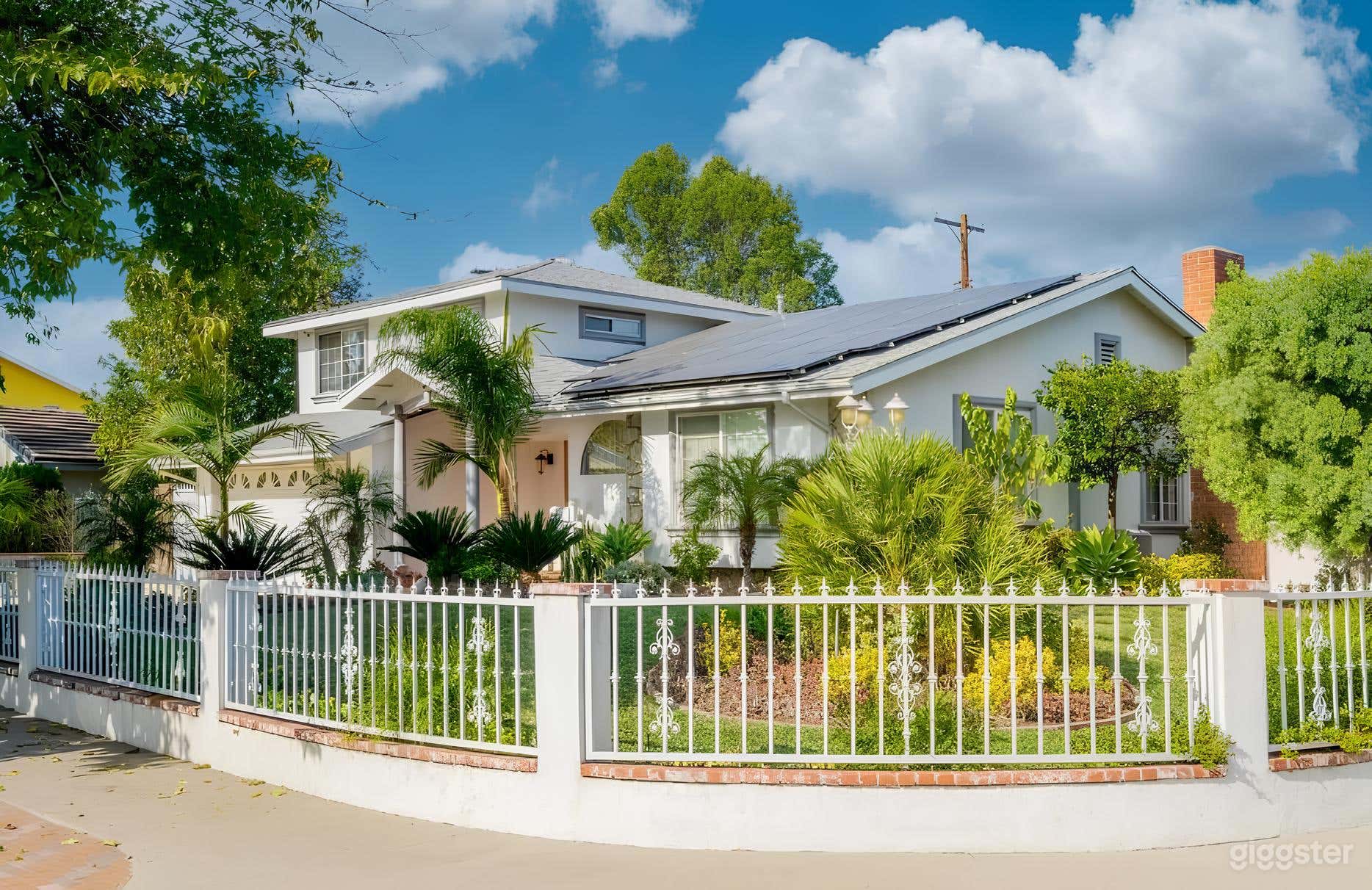 Beautiful 4BR Winnetka Home Photo 2