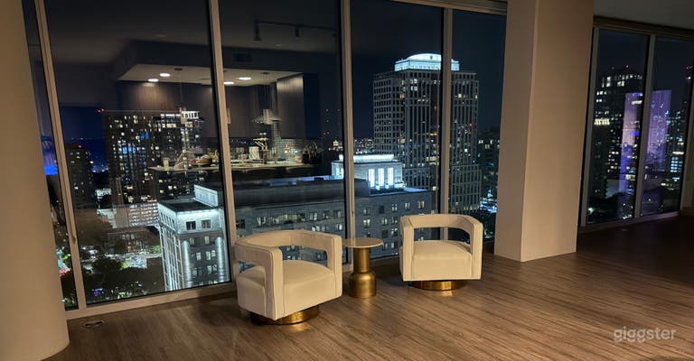  Modern Atlanta Penthouse with Unmatched Skyline Views 