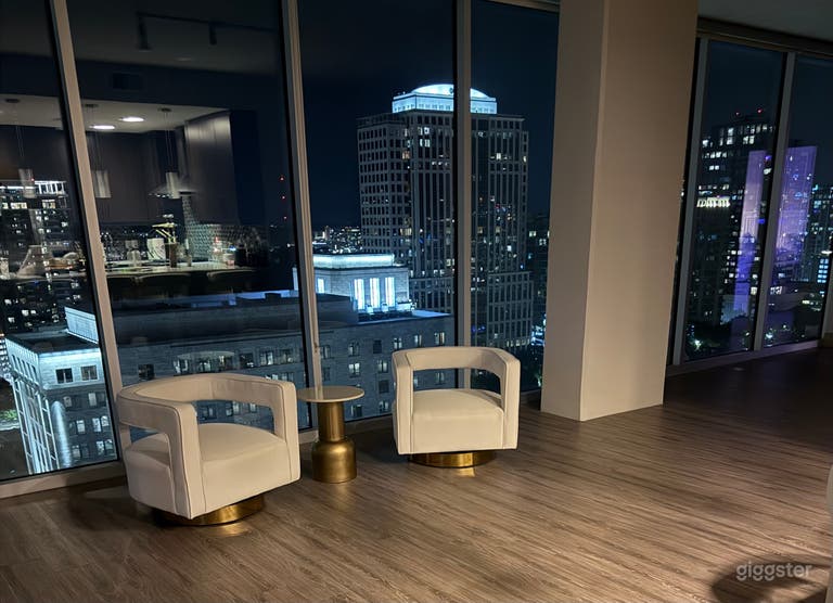  Modern Atlanta Penthouse with Unmatched Skyline Views 