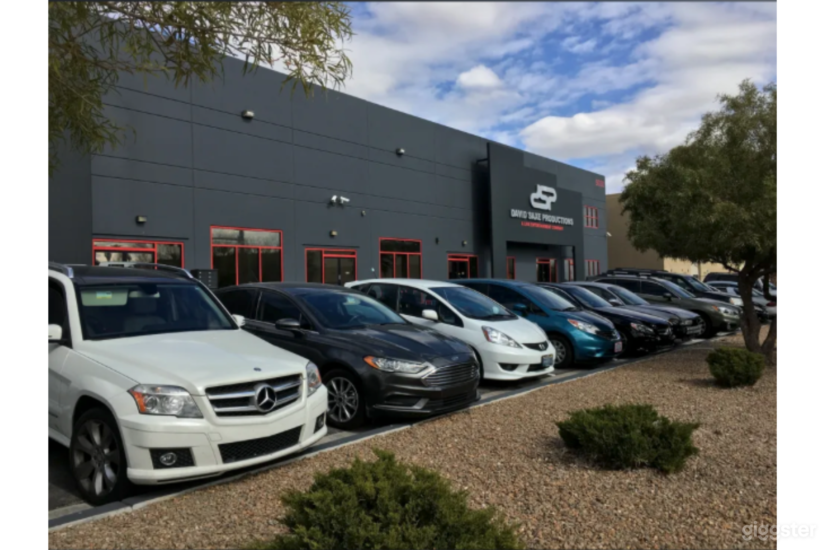 Prime Production Space: 60,000 Sq Ft Facility Near Las Vegas Strip! Photo 2