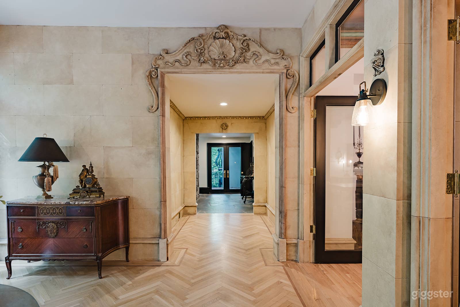 Main foyer view as from primary entrance