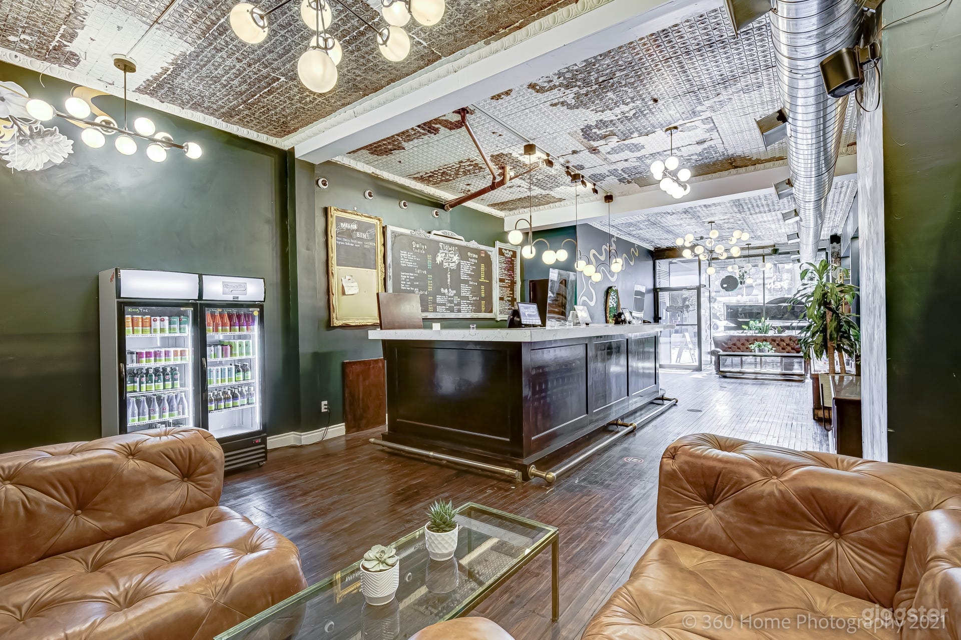 Bar &amp; Back Seating Area