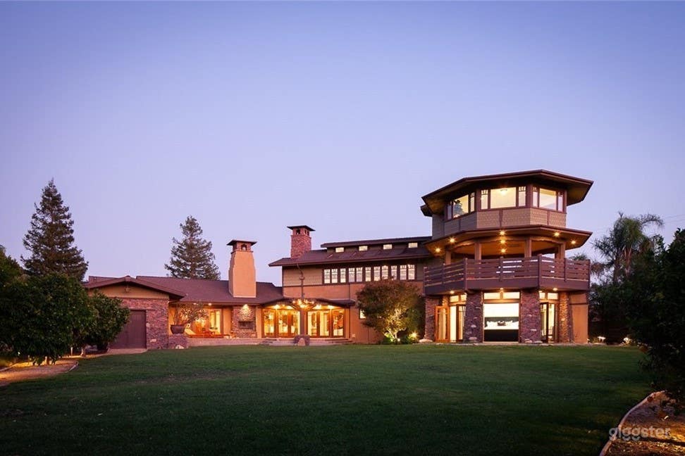 Luxurious Round Craftsman Pool and Huge Backyard Photo 2