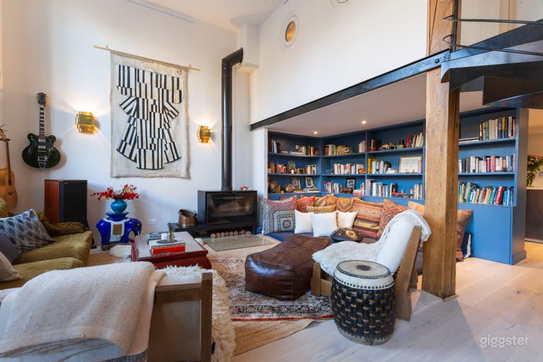  Bright & well-decorated Parisian loft 