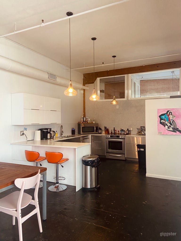  Dallas Daylight Photo Studio with Cyclorama 