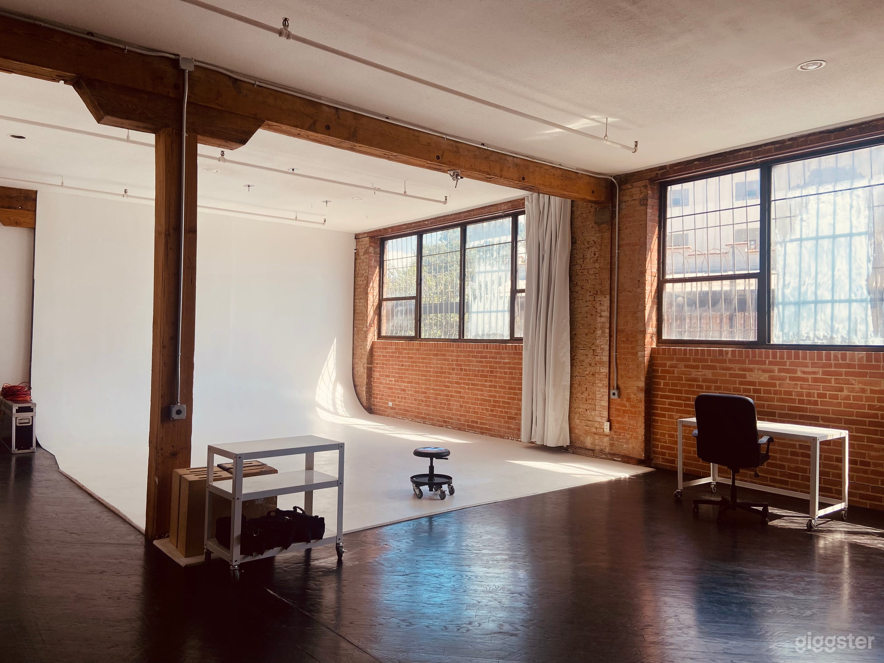 Dallas Daylight Photo Studio with Cyclorama Photo 1