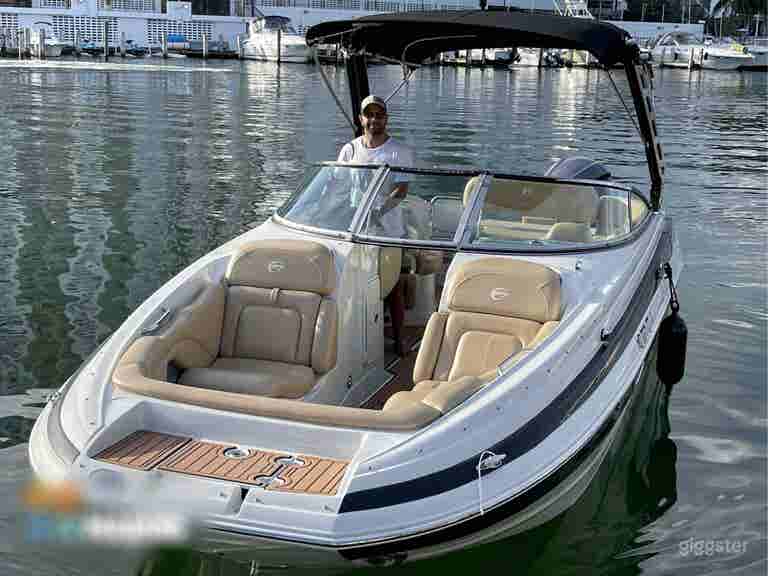  CROWNLINE E 26XS Boat 
