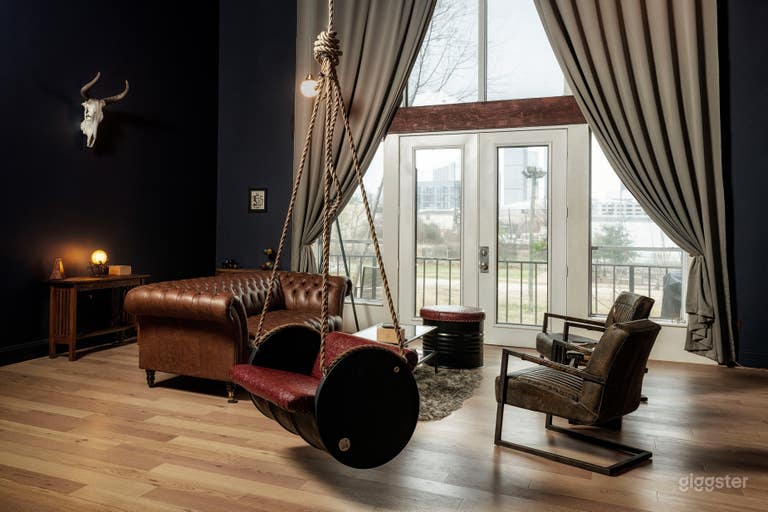  Gentleman's Lounge with Swing 