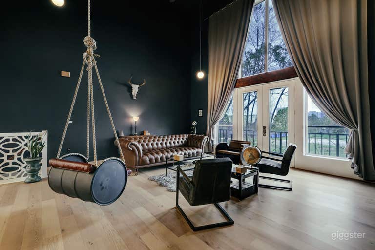  Gentleman's Lounge with Swing 