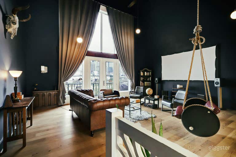  Gentleman's Lounge with Swing 