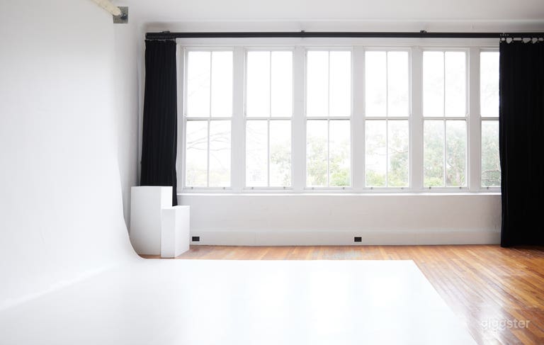  HERMOSO ESTUDIO CON LUZ NATURAL - SURRY HILLS 