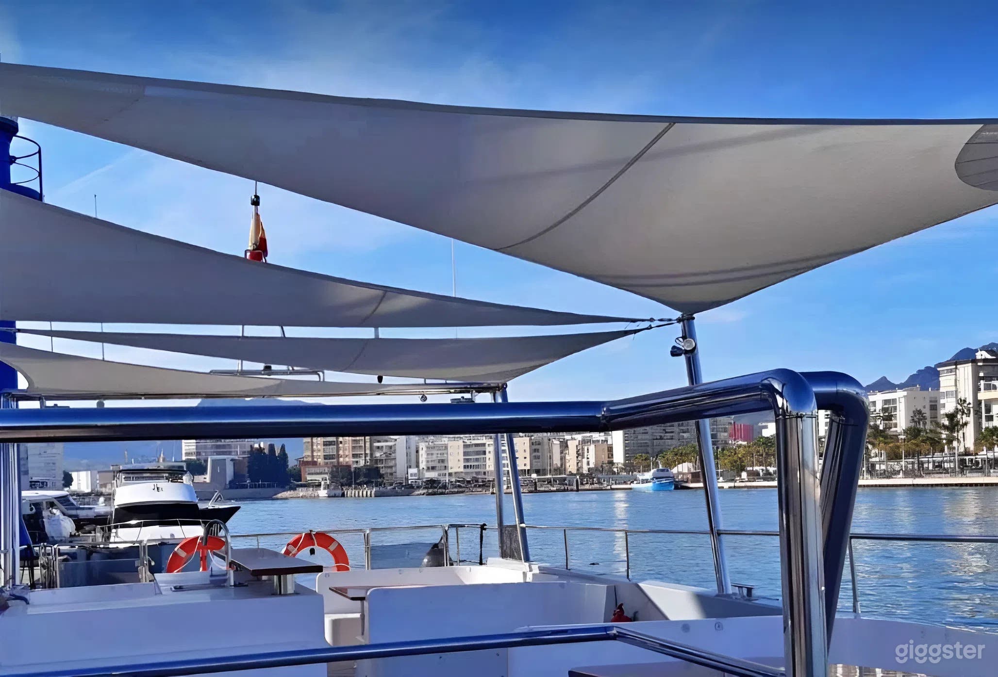 Ficha Barco Serenity Foto 4