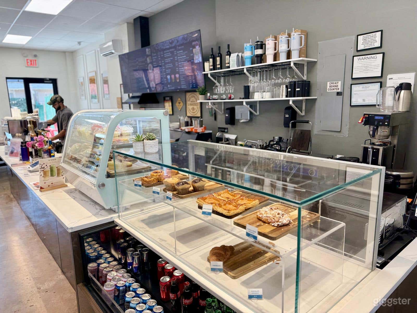 Chic Café Studio | Film &amp; Event Space Photo 4