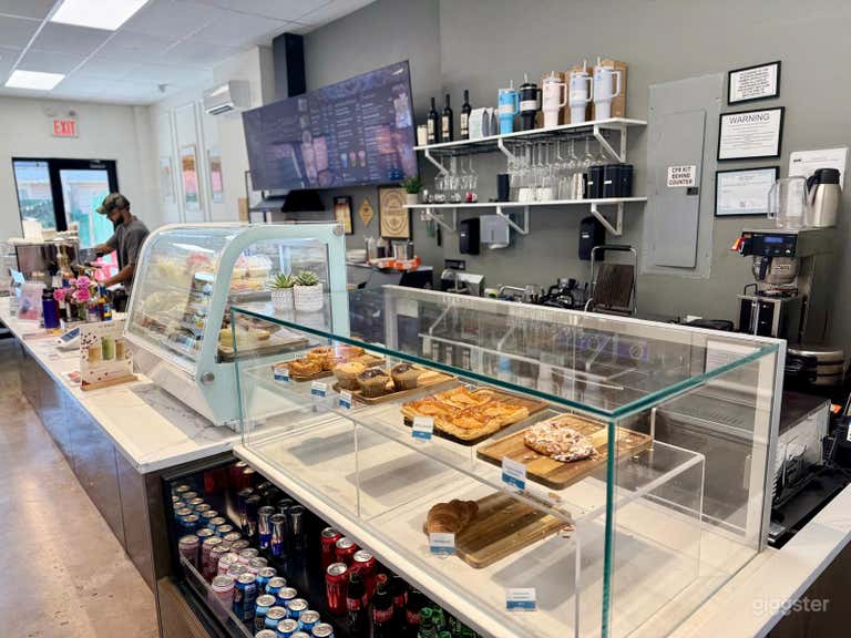  Chic Café Studio | Film & Event Space 