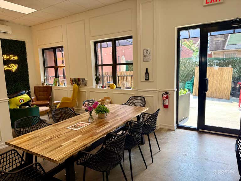  Chic Café Studio | Film & Event Space 