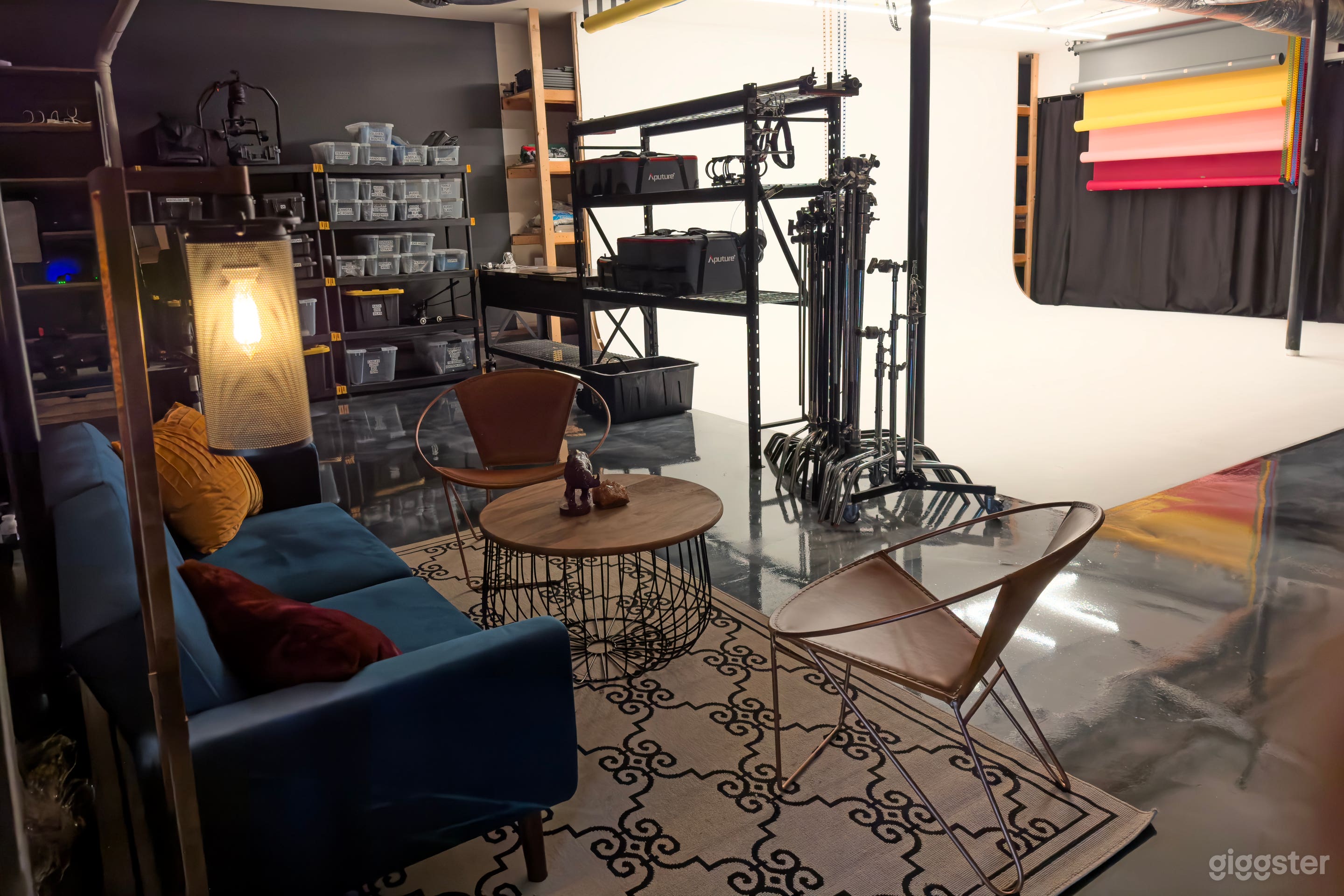 Fully-equipped turnkey production studio Photo 1