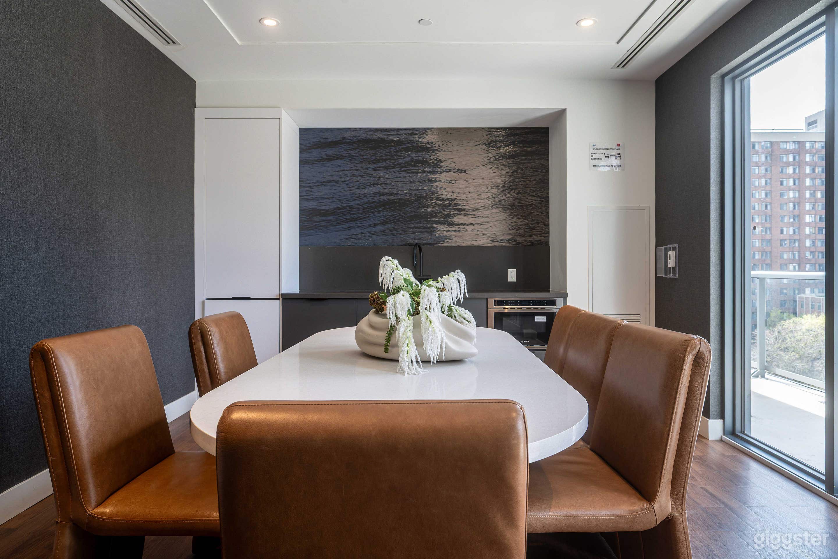 Corporate Meeting Suite W/Balcony Photo 2