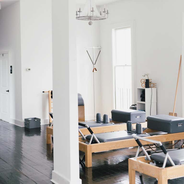  Graceful Studio Space for Pilates & Yoga 