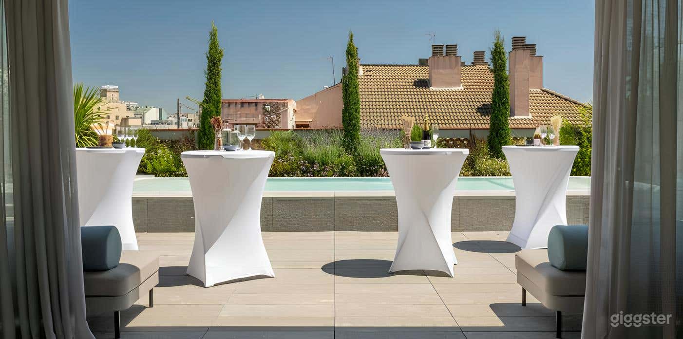 Piscina - Refreshing Rooftop Pool Photo 3