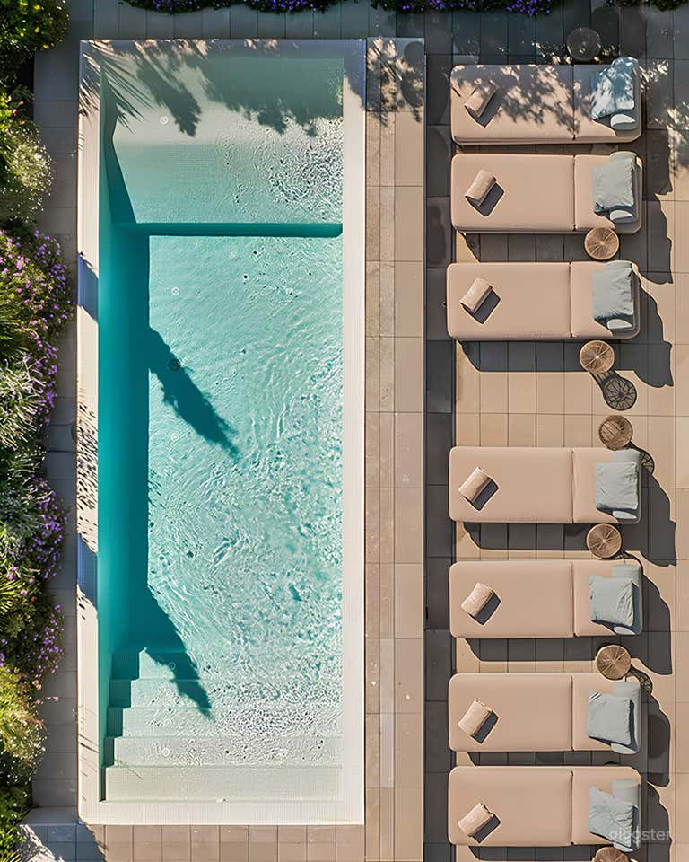  Piscina - Erfrischender Dachpool 
