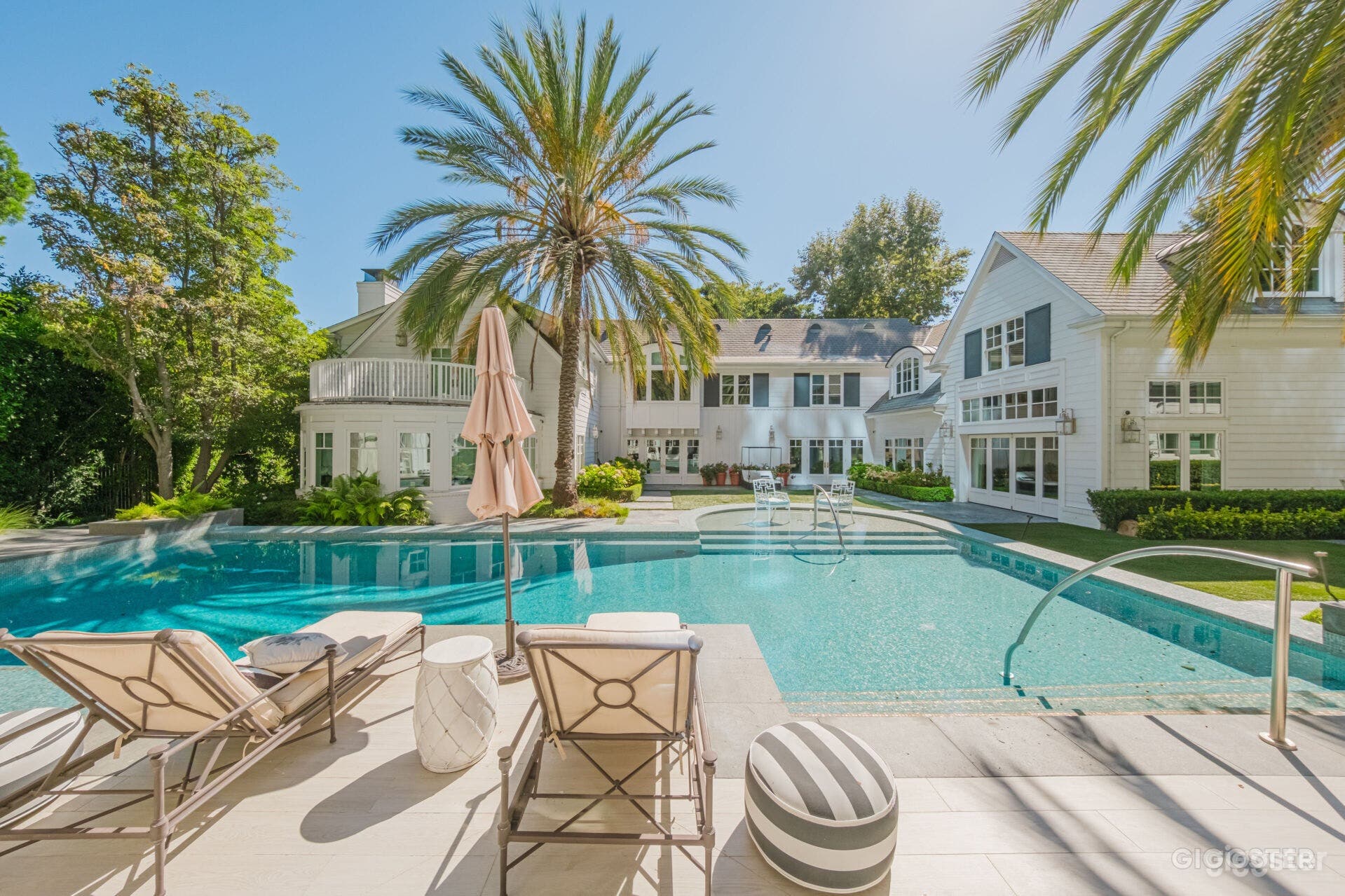 PALM SPRINGS OF BEVERLY HILLS/POOL Photo 4