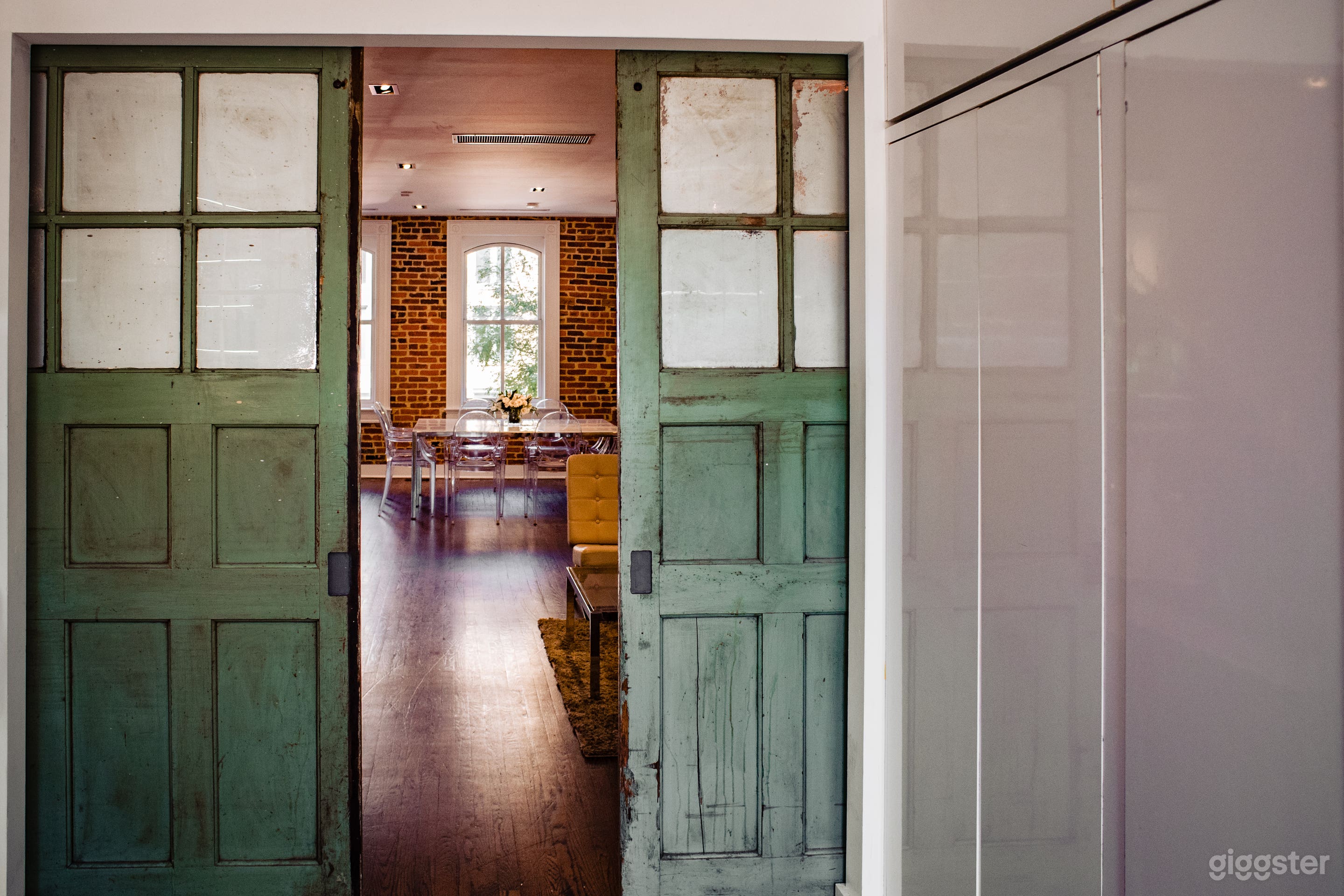 Fathom Gallery Photo 4