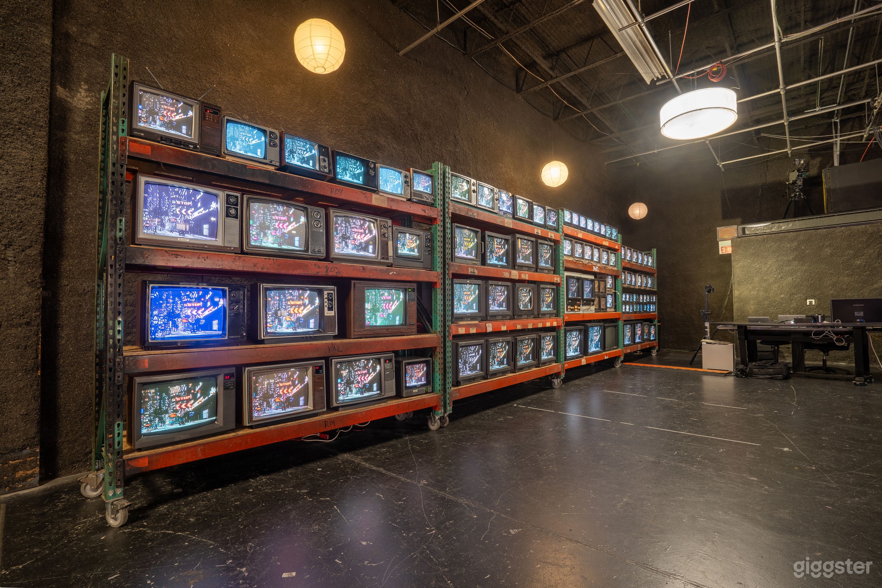 Vintage TV Wall Photo 1