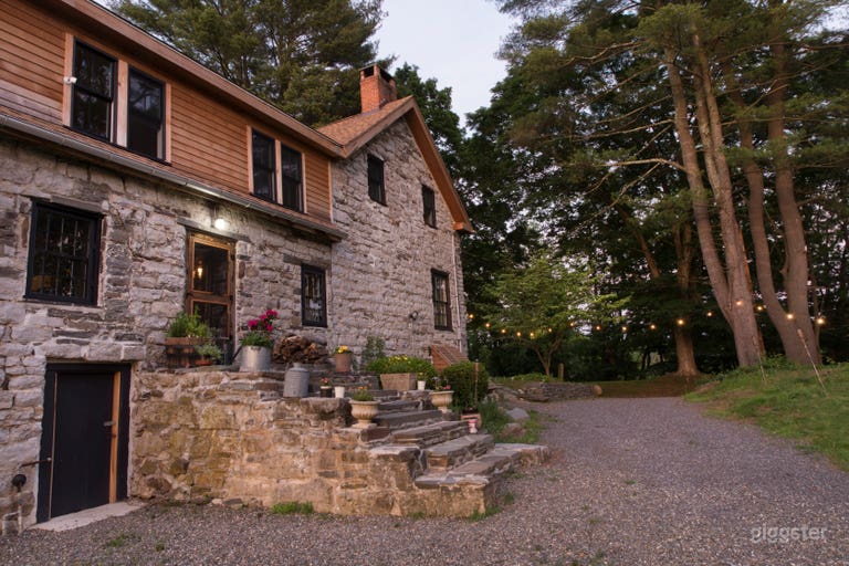  Bucolic stone farmhouse with pool: Location 5128 