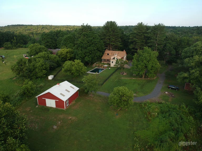  Bucolic stone farmhouse with pool: Location 5128 