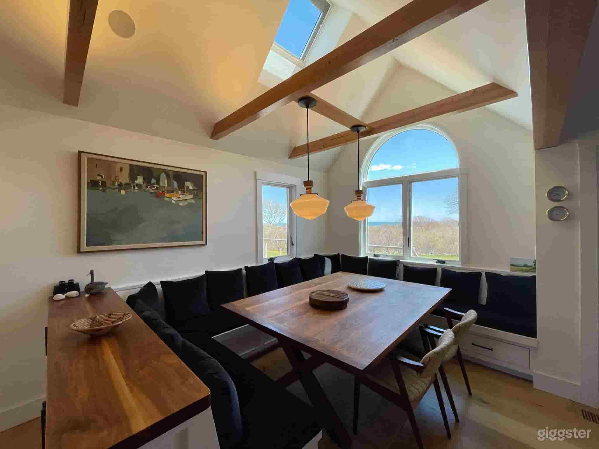 Tasteful Ocean Views  Photo 4