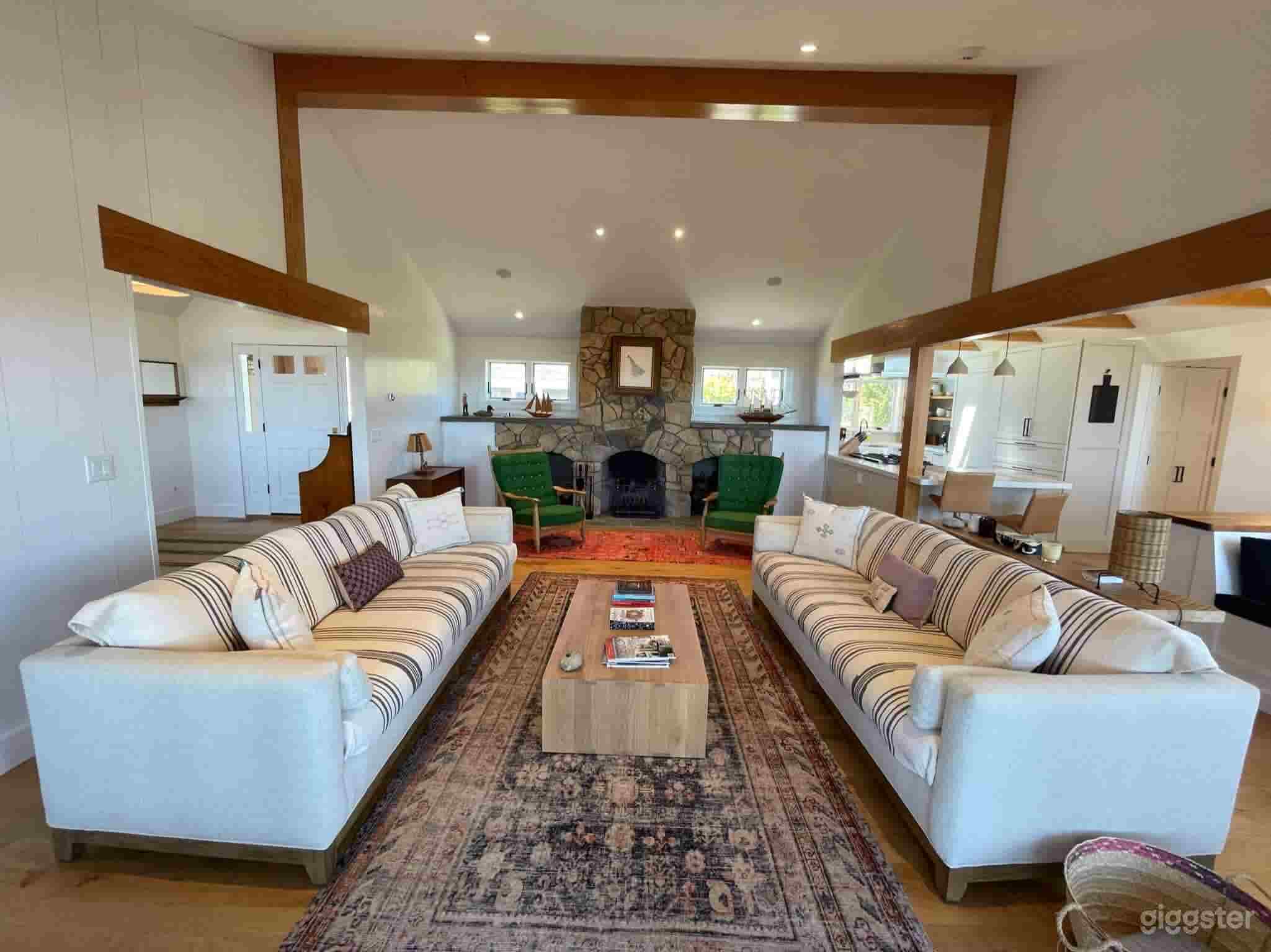 Tasteful Ocean Views  Photo 3