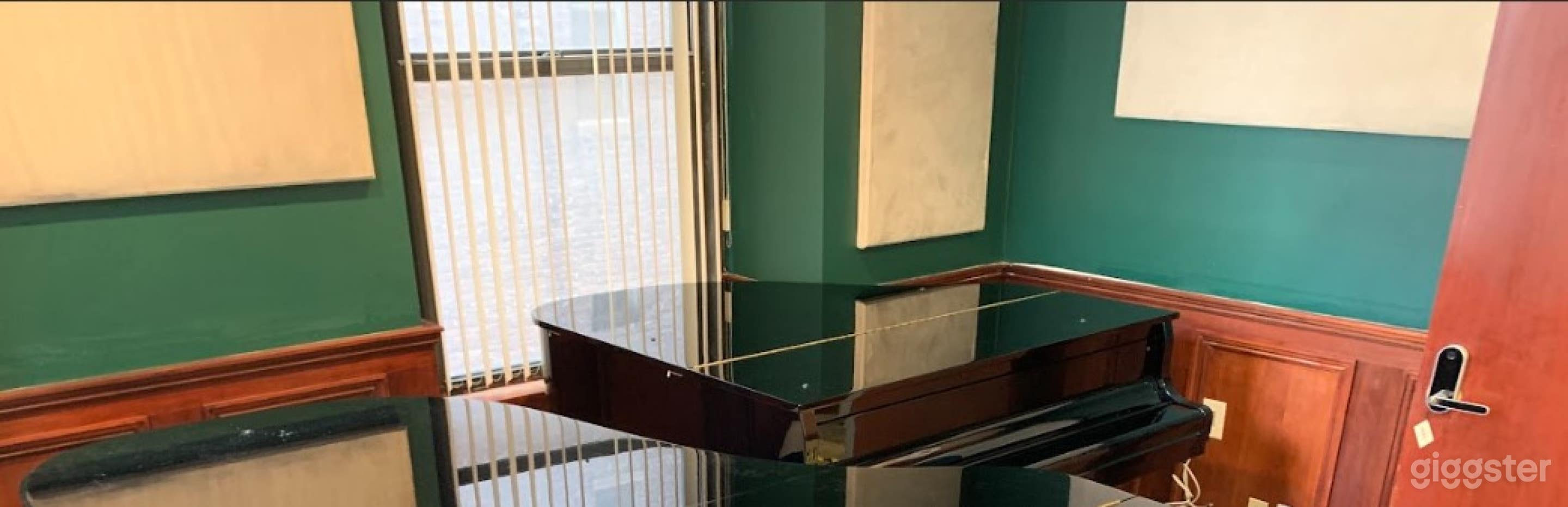 Duo Grand Piano Studio Photo 1