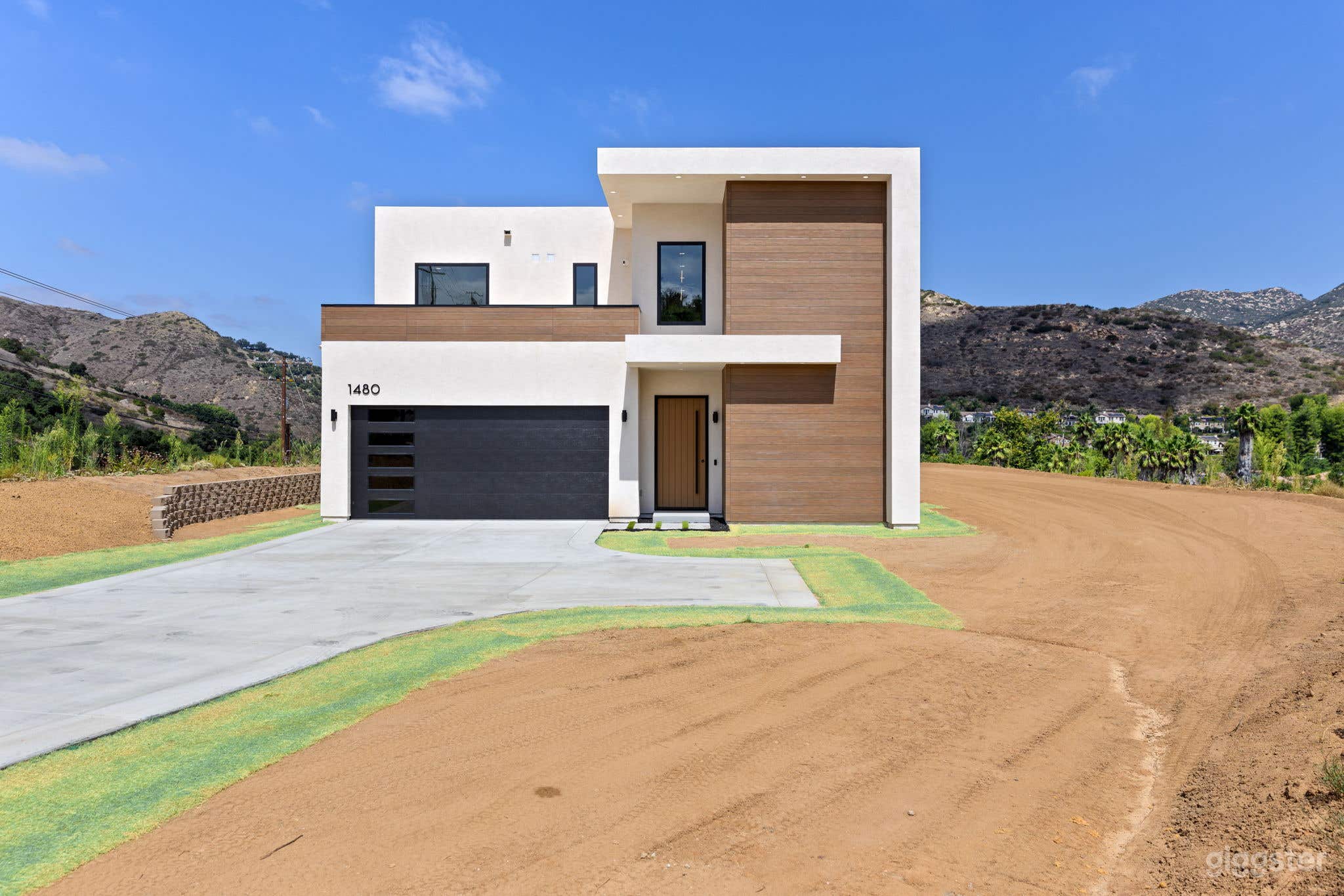 A Furnished New Build Modern Home on Over 2 Acres Photo 1