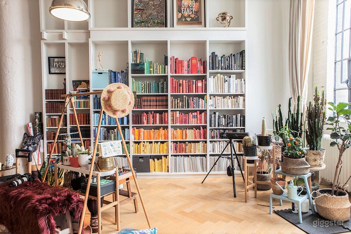 Creative Colourful Loft Photo 4