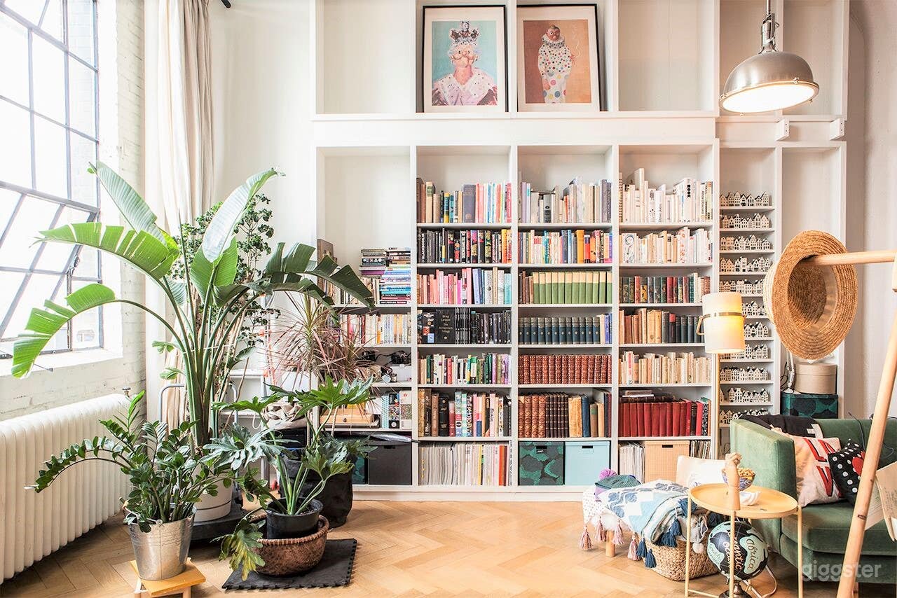 Creative Colourful Loft Photo 3