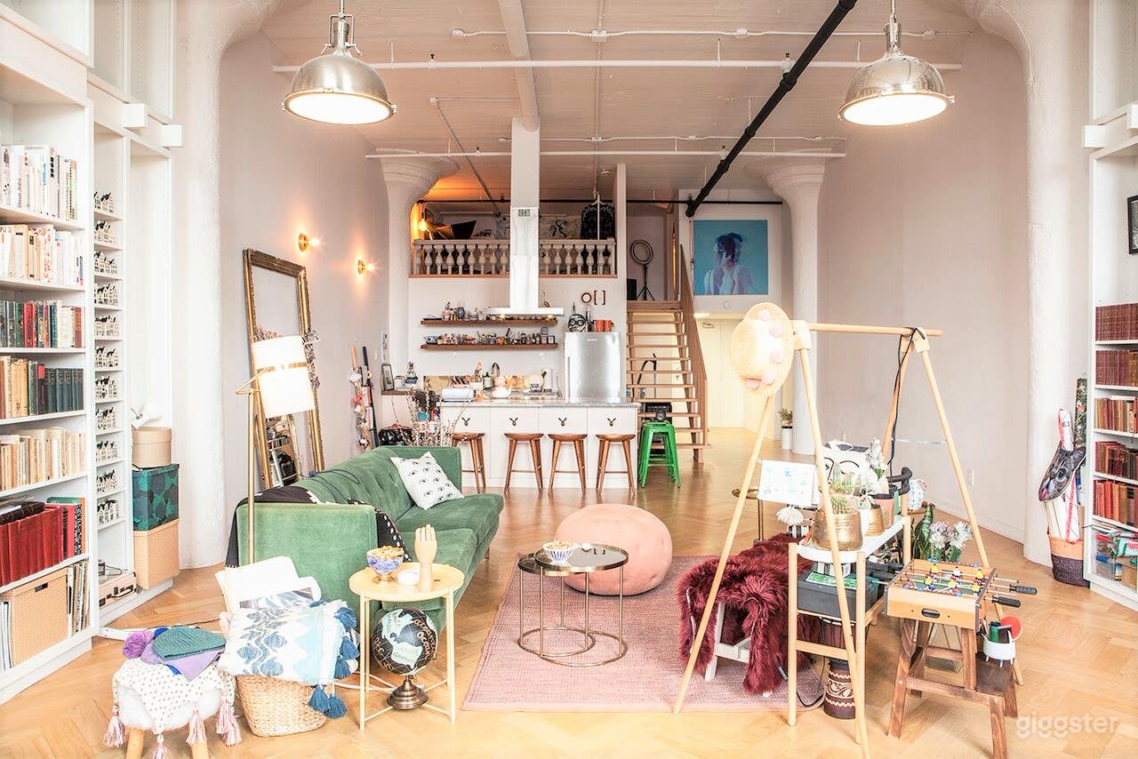 Creative Colourful Loft Photo 2