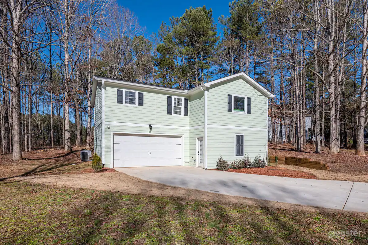Cabin Style &amp; Comfy Back Deck Near LakePoint PBR Photo 1